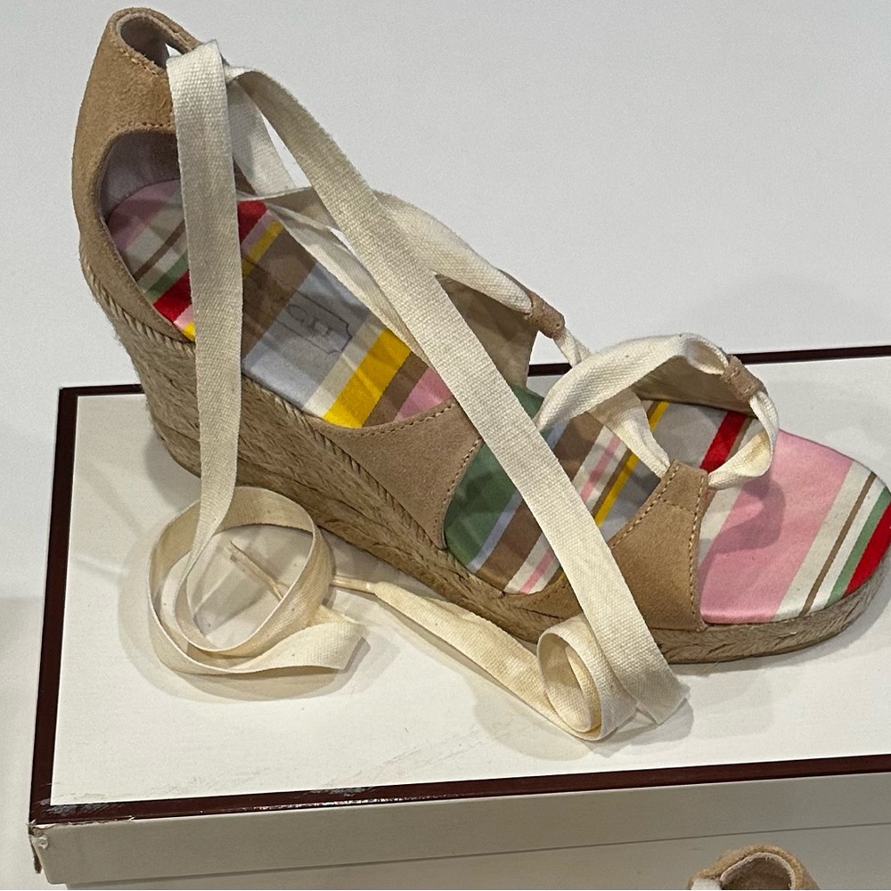 NIB, Coach cream suede ankle wrap Espadrille Wedges, 8 M